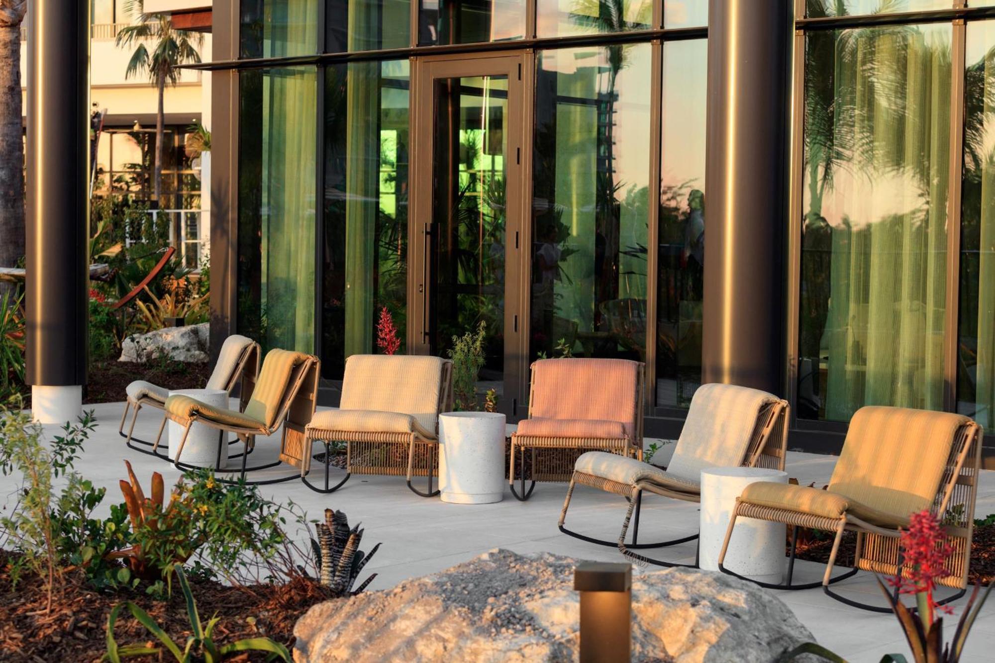 Hotel Indigo Grand Cayman By Ihg West Bay ภายนอก รูปภาพ